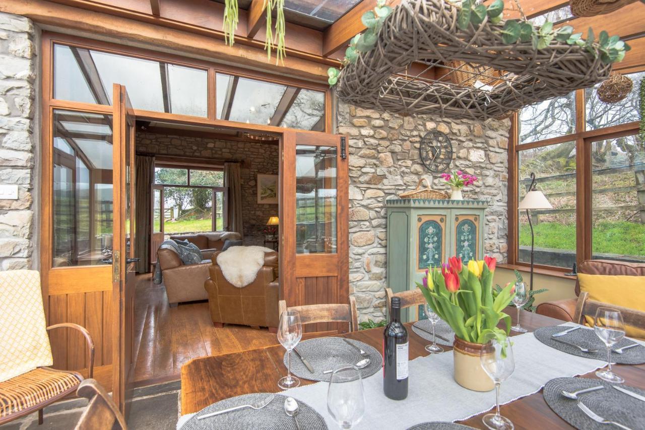 Cae'R Beili Villa แลนโดเวรี ภายนอก รูปภาพ